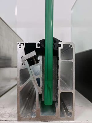 Aluminium U Saluran Kaca Balustrade tahan cuaca untuk luar ruangan