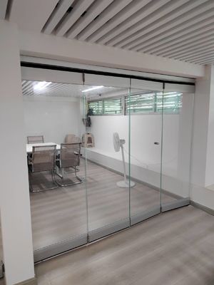 Tahanan topan Pintu Bifold Aluminium Hitam Dengan Profil Kental