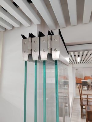 Keamanan Tempered Glass Hitam Aluminium Bifold Pintu Tauran Tauran