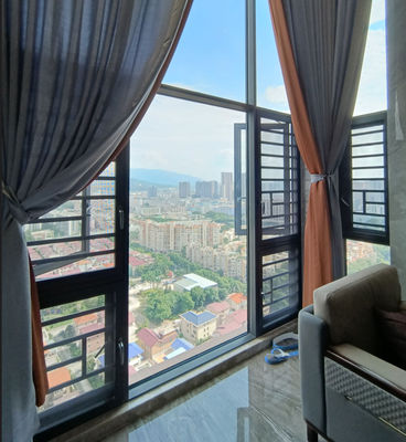 Modern Aluminium Swing Window Terisolasi Kaca Swing Buka Windows