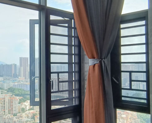 Aluminium Frame Swing Out Windows Disesuaikan Dengan Tempered Insulated Glass