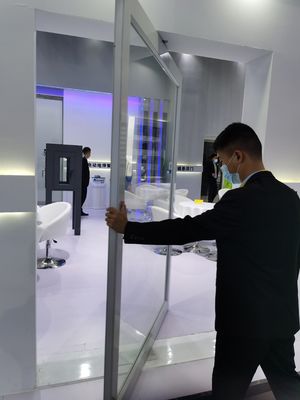 Pintu Pivot Aluminium Kerangka Langsing Tempered Kaca Bening Pintu Pivot Entrance