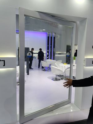 Pintu Pivot Aluminium Kerangka Langsing Tempered Kaca Bening Pintu Pivot Entrance