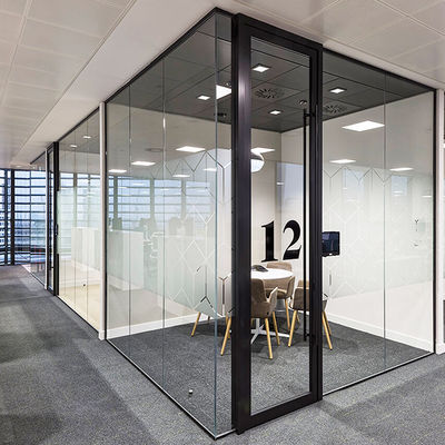 Soundproof Kantor Kaca Partisi Dinding Aluminium Powder Coated Profil Dengan Pintu