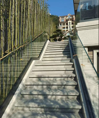 Balustrade Balkon Kaca Luar Lamel Dengan Saluran Bentuk Aluminium