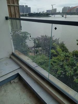 Aluminium tanpa bingkai U Channel Glass Railing U Channel Balustrade
