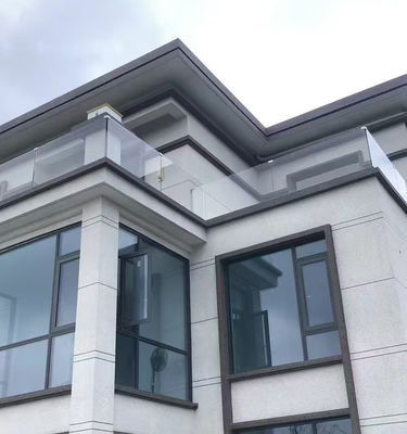 Powder Coating Aluminium U Channel Glass Railing Untuk Lingkungan Bangunan