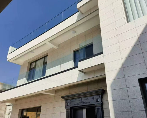 Sistem Pengaman Kaca Tanpa Bingkai yang Dapat Dikustomisasi untuk Pagar Luar Teraman dan Modern