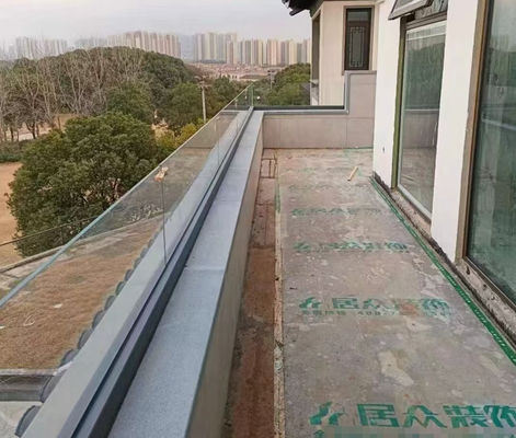 Sistem Pengaman Kaca Tanpa Bingkai yang Dapat Dikustomisasi untuk Pagar Luar Teraman dan Modern