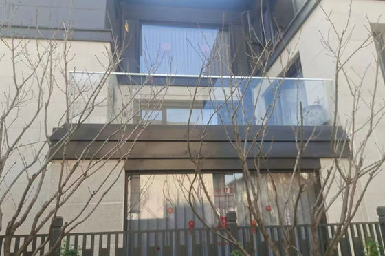 Balkon Aluminium U Channel Glass Railing Berkelanjutan U Channel Balustrade