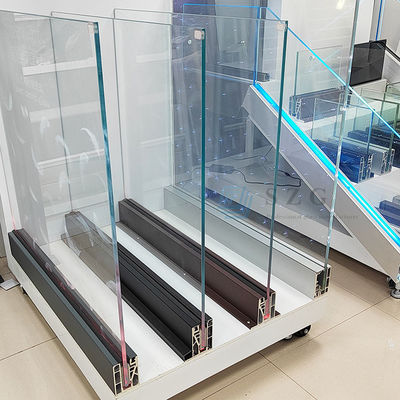 Balustrade Kaca Saluran U Jelas Desain Modern dengan Kaca Tempered