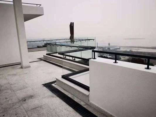 Modern Aluminium U Channel Glass Railing Customized Frameless Glass Balcony Railing