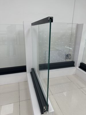 Aluminium U Saluran Kaca Balustrade tahan cuaca untuk luar ruangan