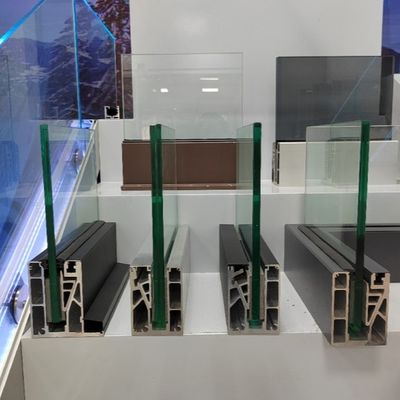 Modern Glass Deck Railing Outdoor Tempered Glass U Channel Tanpa Bingkai Balkon Balustrade 12-20mm