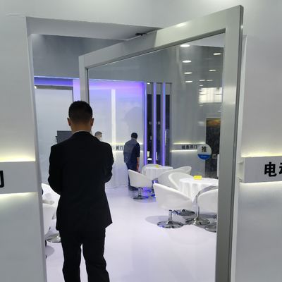 Aluminium Alloy Frame Luxury Design Laminated Tempered Glass Pivot Pintu depan dalam ukuran yang disesuaikan untuk jenis kaca tunggal dan ganda