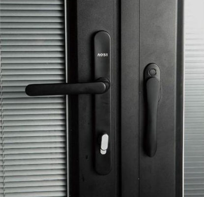 Pintu Lipat Aluminium Komersial dengan Kunci Multi-Point Low Maintenance dan Fitur Keamanan