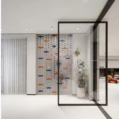 Pintu Pivot Aluminium Baja Rinsing Internal dengan Kaca Bening dan Ketebalan Bingkai 1,8mm