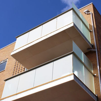 Pagar Kaca Saluran U yang Dapat Disesuaikan dengan Garansi Lima Tahun dan Kaca Laminated Tempered