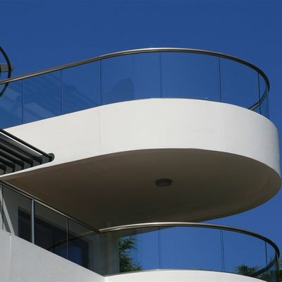 Customized Black Coating Frameless U Channel Glass Railing dengan 12mm Toughened Glass Balustrade