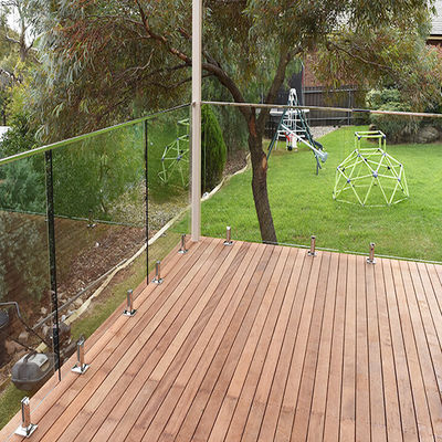 LED tebal 12mm tersedia U Channel Glass Railing untuk Komposit Decking Frameless Glass Balustrade