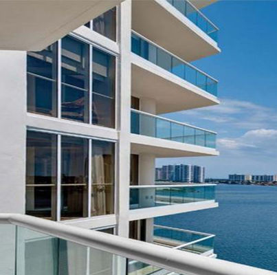 Anti Hurricane Safety U Channel Glass Railing dengan Aluminium Eksterior dan CE Certified Frameless Glass Balustrade