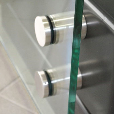 Baut Penahan Panel Dudukan Penyangga Baja Tahan Karat Perangkat Keras untuk Tangga Luar Ruangan Balkon