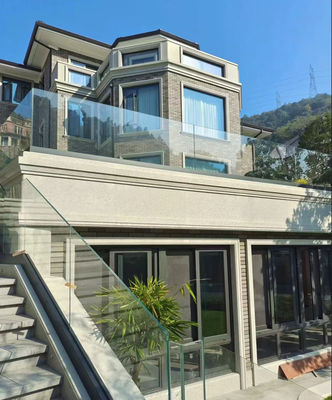 Balustrade Balkon Kaca Luar Lamel Dengan Saluran Bentuk Aluminium