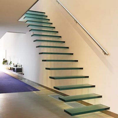 Tangga kaca terapung tebal 12 mm dengan ukuran tapak 900-2000mm x 250-350mm x 150-200mm dalam warna abu-abu bening atau disesuaikan