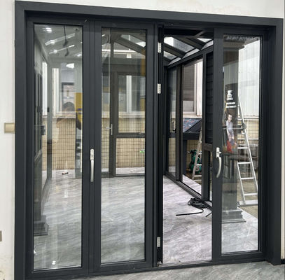 Pintu Bifold Aluminium Abu-abu Opsi pemeliharaan rendah dan kaca bening untuk efisiensi tinggi